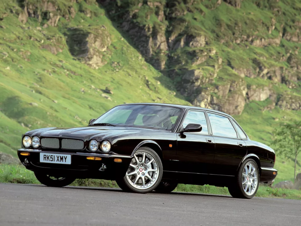 Автомобиль Jaguar XJR II (X308) Седан