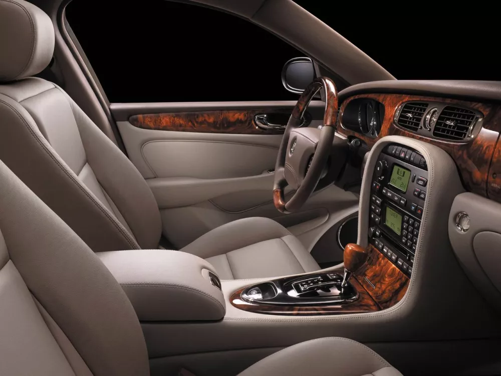 Автомобиль Jaguar XJR III (X350) Седан