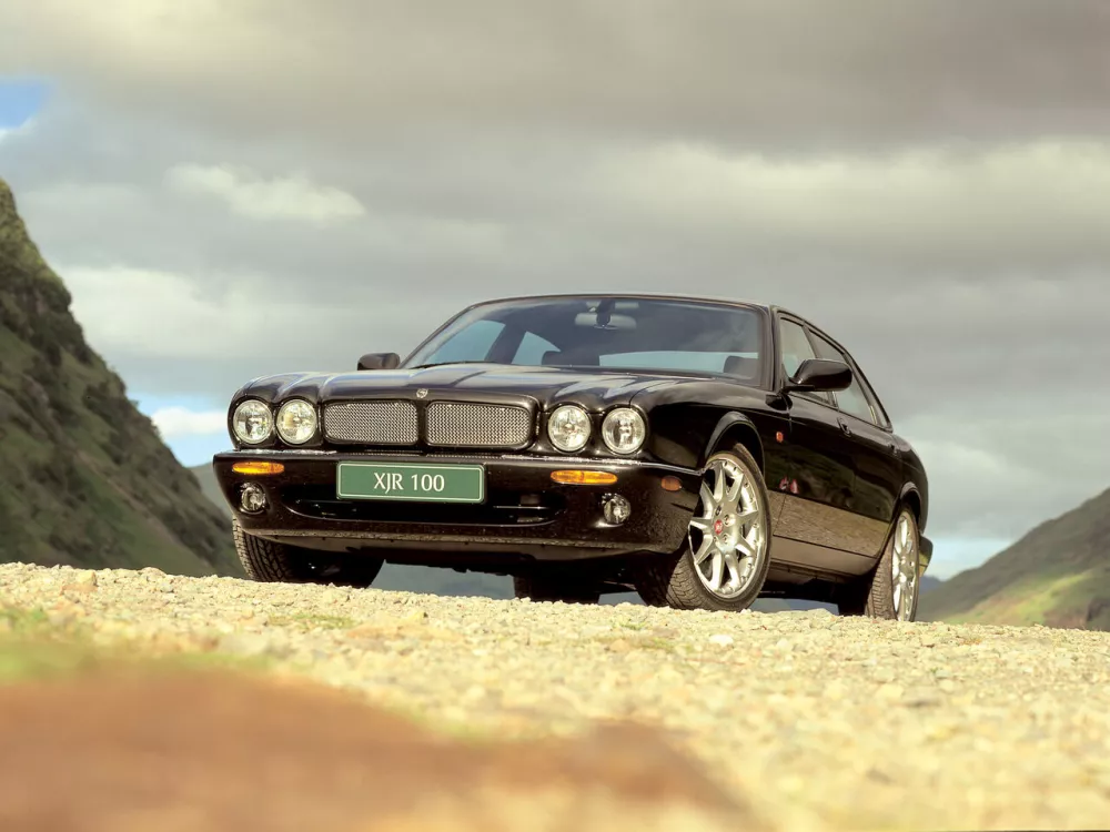 Автомобиль Jaguar XJR II (X308) Седан