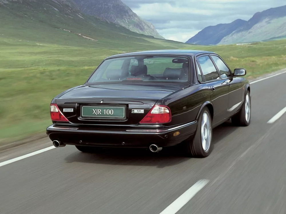 Автомобиль Jaguar XJR II (X308) Седан