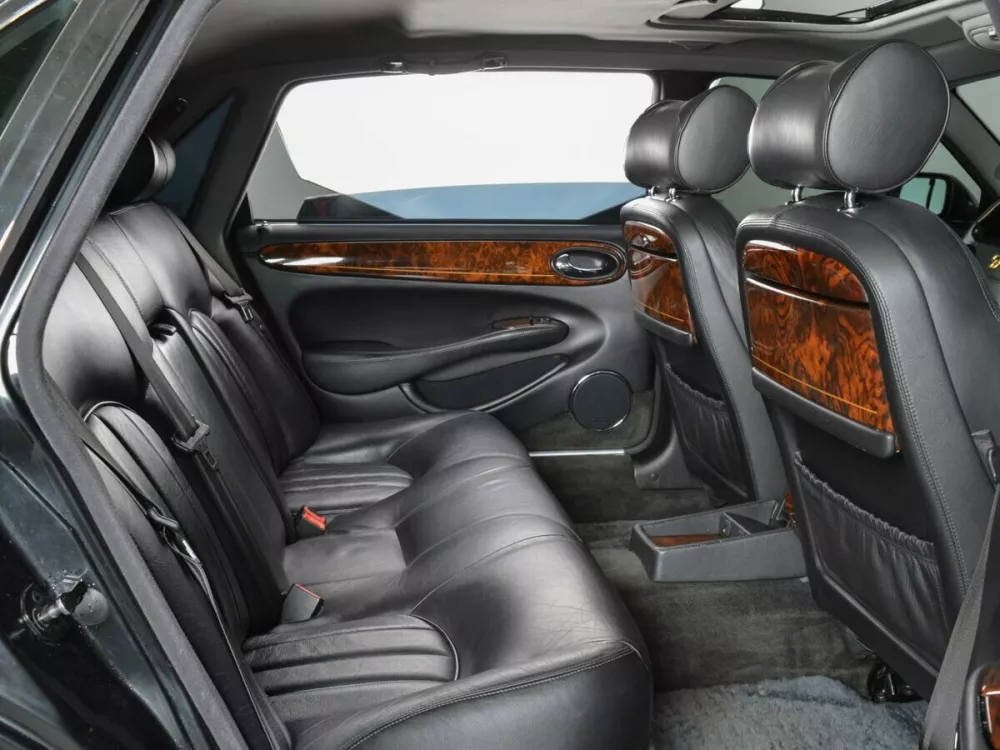 Автомобиль Jaguar XJR II (X308) Седан