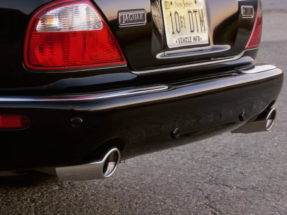 Автомобиль Jaguar XJR II (X308) Седан