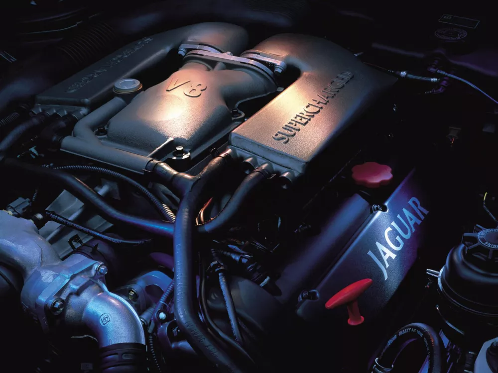 Автомобиль Jaguar XJR II (X308) Седан