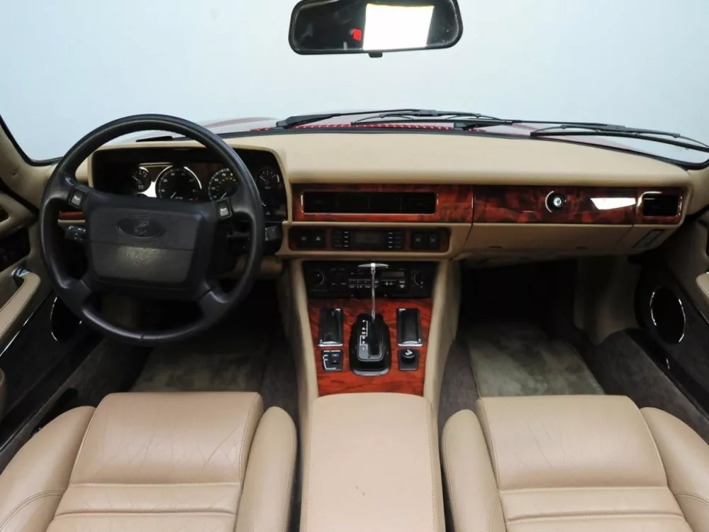 Автомобиль Jaguar XJS Series 3 Кабриолет