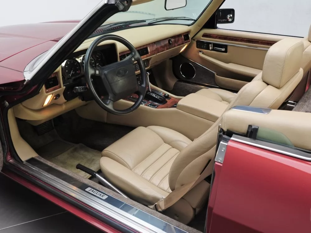 Автомобиль Jaguar XJS Series 3 Кабриолет
