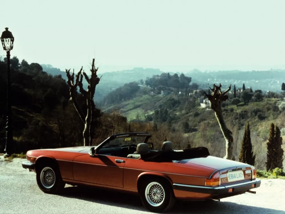 Автомобиль Jaguar XJS Series 2 Кабриолет