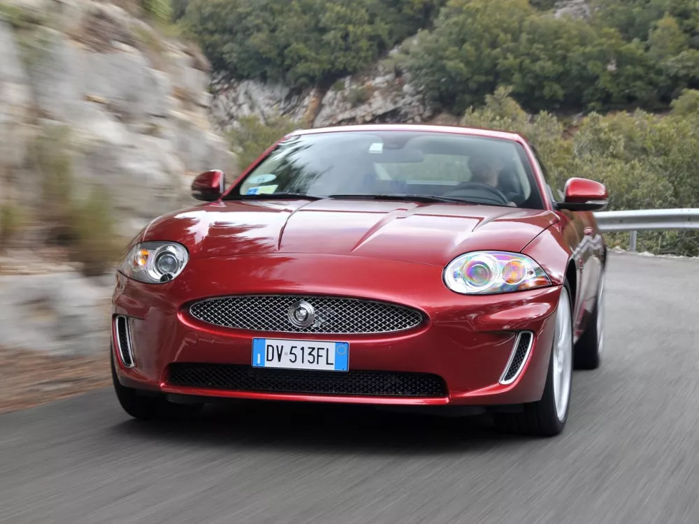 Автомобиль Jaguar XK II Рестайлинг 1 Купе