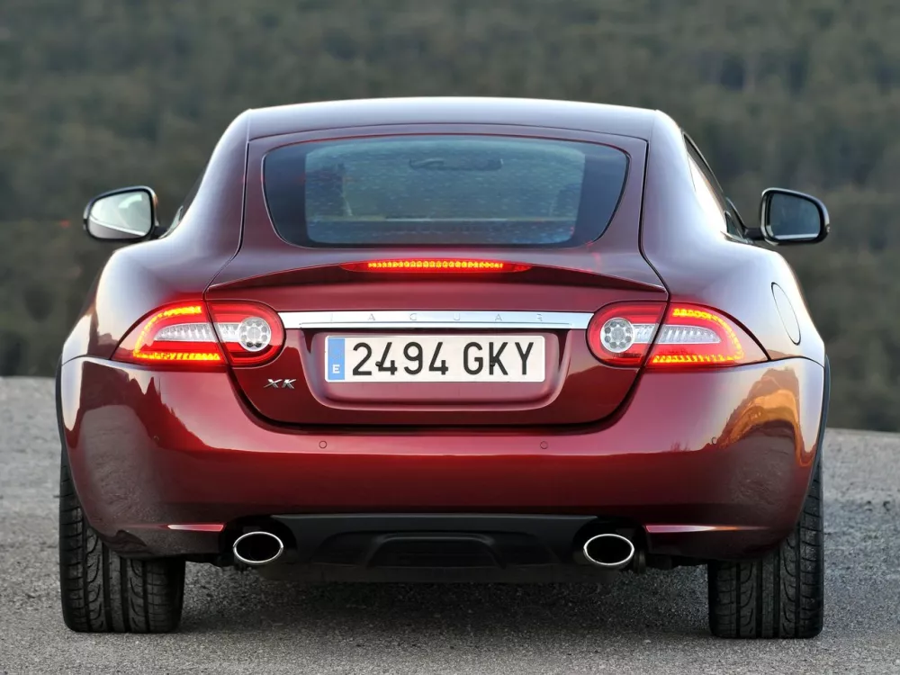 Автомобиль Jaguar XK II Рестайлинг 1 Купе