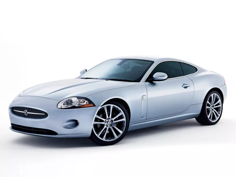 Автомобиль Jaguar XK II Купе