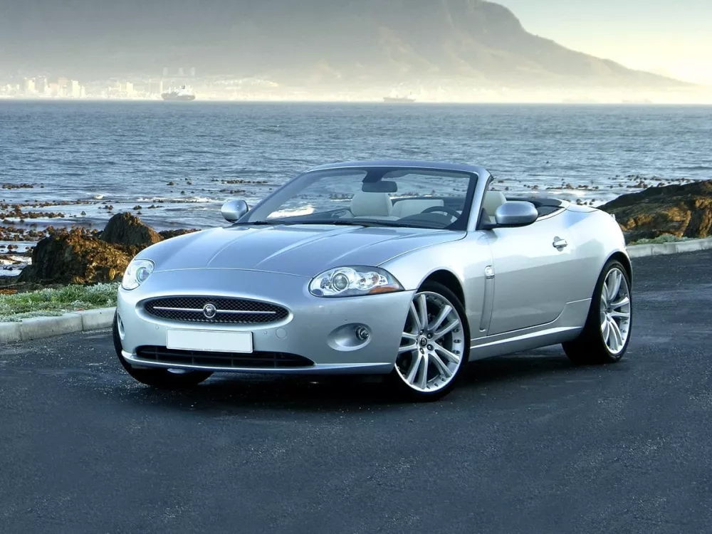 Автомобиль Jaguar XK II Кабриолет