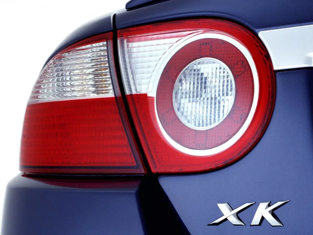 Автомобиль Jaguar XK II Кабриолет