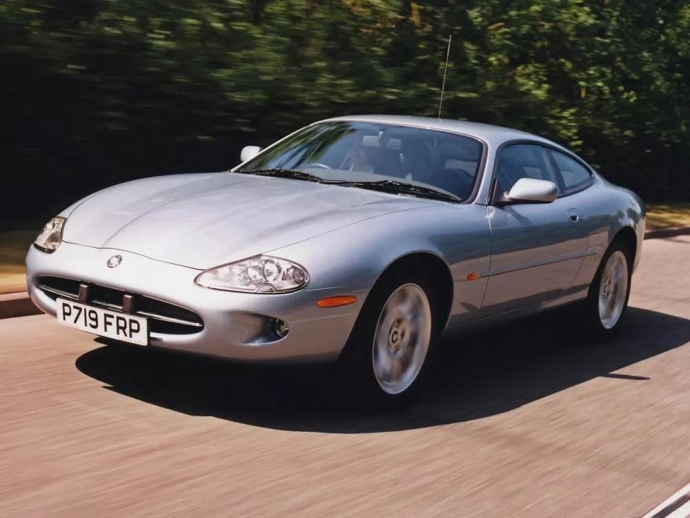 Автомобиль Jaguar XK I Купе