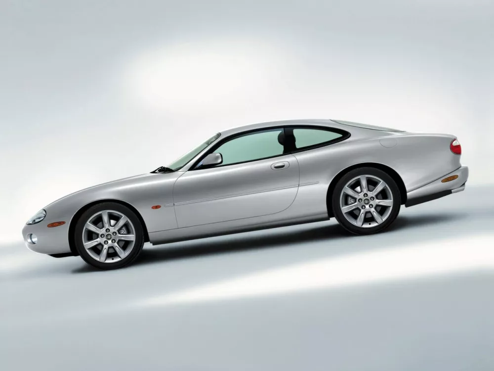 Автомобиль Jaguar XK I Купе