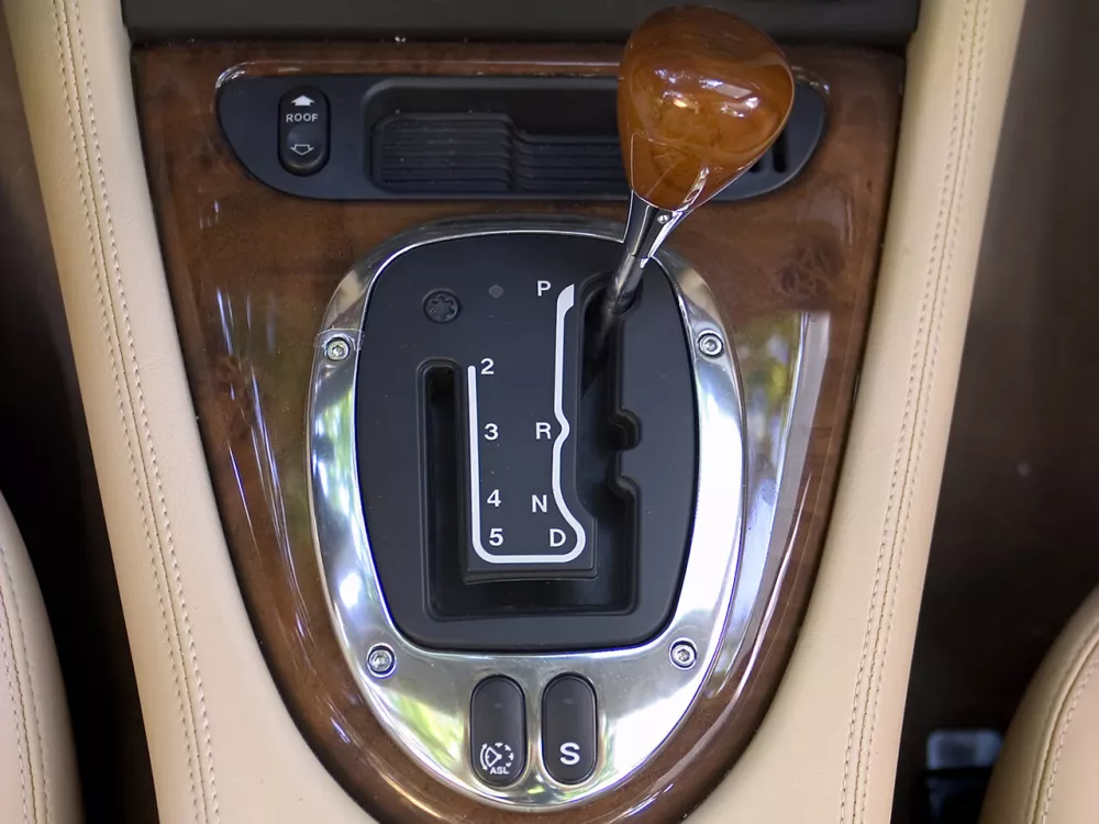 Автомобиль Jaguar XK I Рестайлинг Кабриолет