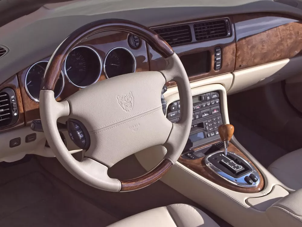 Автомобиль Jaguar XK I Рестайлинг Кабриолет
