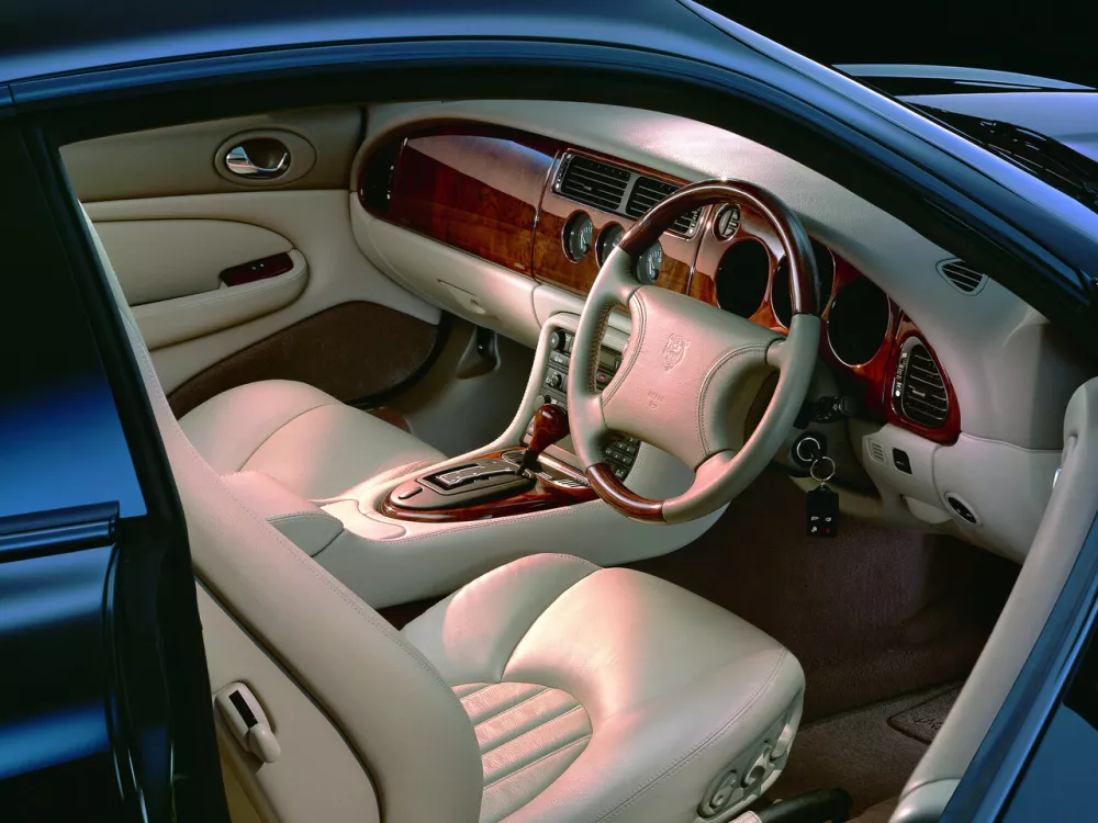 Автомобиль Jaguar XK I Купе