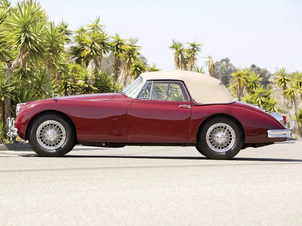 Автомобиль Jaguar XK XK150 Кабриолет