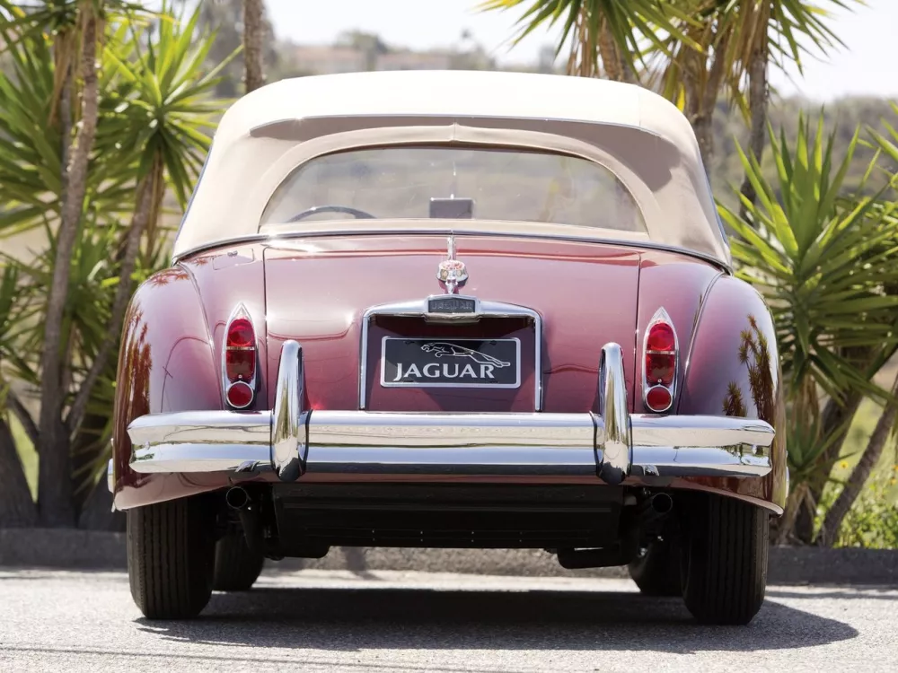 Автомобиль Jaguar XK XK150 Кабриолет