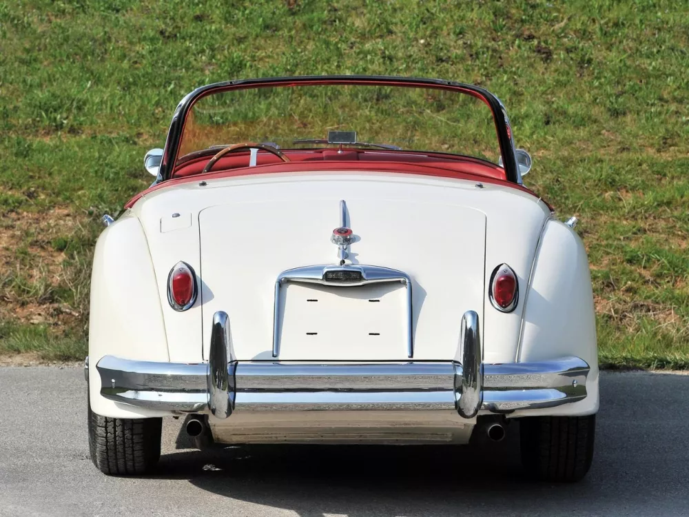 Автомобиль Jaguar XK XK150 Родстер