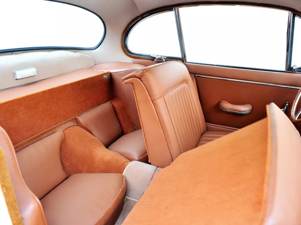 Автомобиль Jaguar XK XK150 Купе