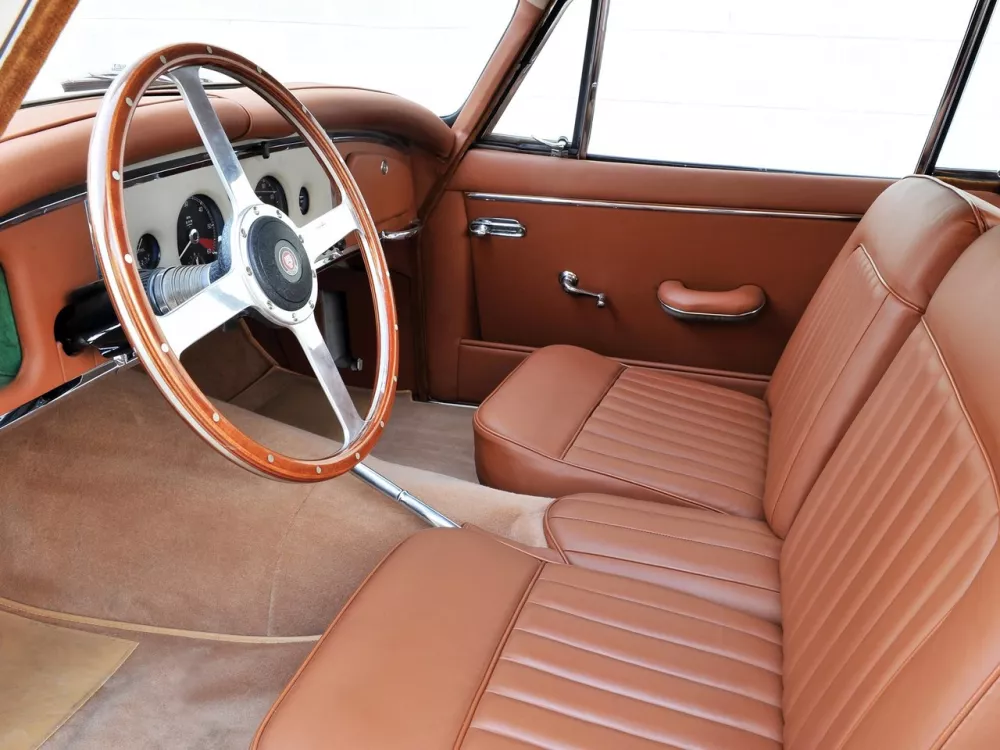 Автомобиль Jaguar XK XK150 Купе