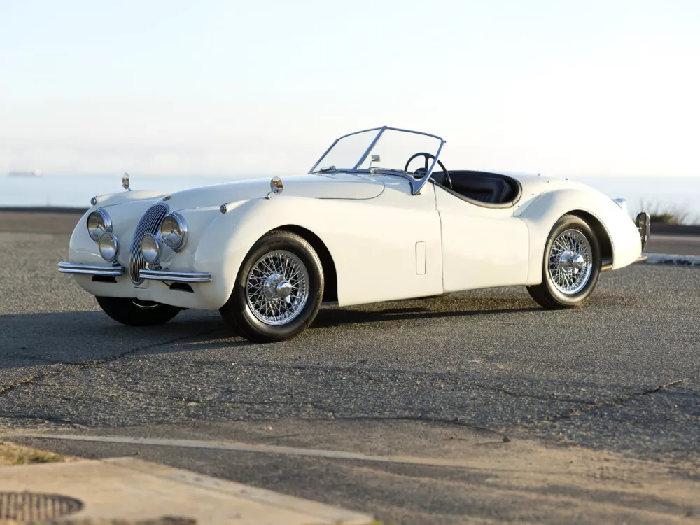 Автомобиль Jaguar XK XK120 Родстер