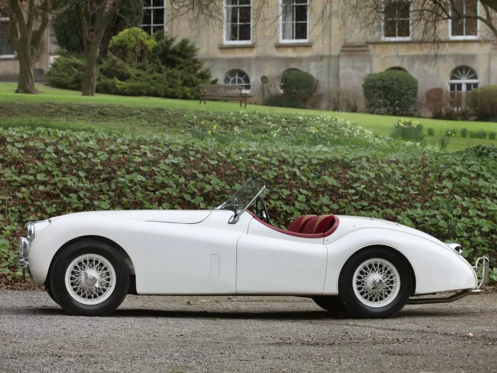 Автомобиль Jaguar XK XK120 Родстер