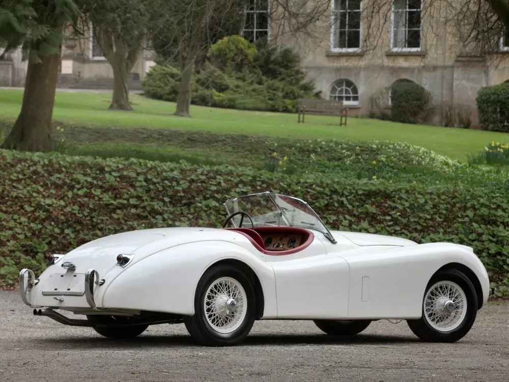 Автомобиль Jaguar XK XK120 Родстер