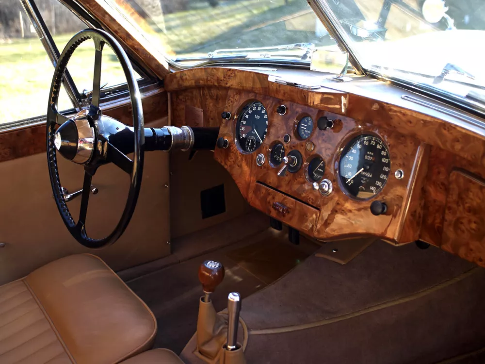 Автомобиль Jaguar XK XK120 Купе