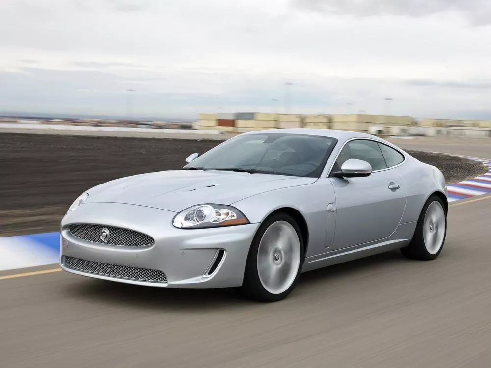 Автомобиль Jaguar XKR II Рестайлинг 1 Купе