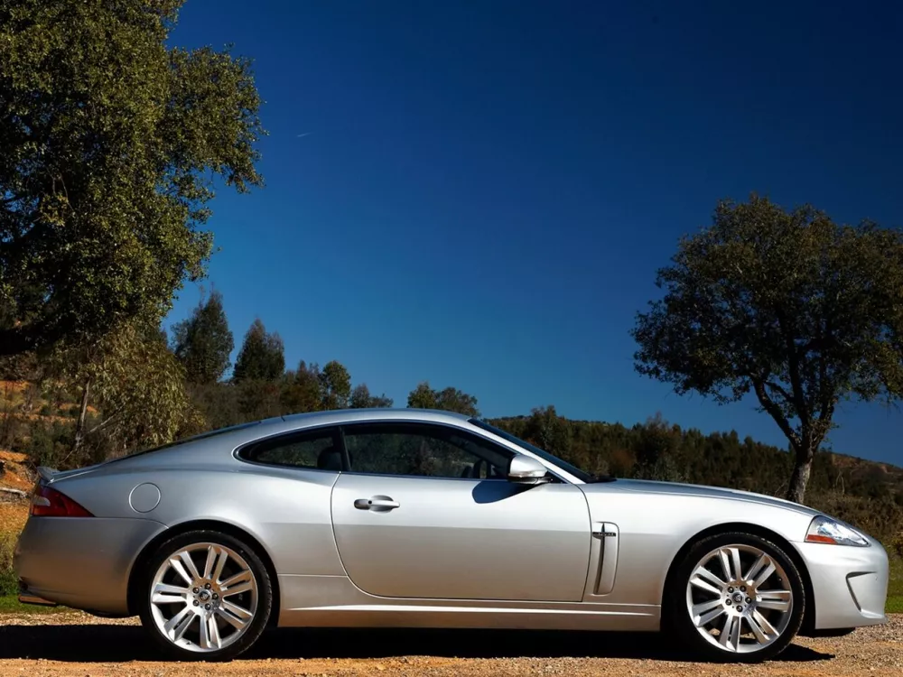 Автомобиль Jaguar XKR II Рестайлинг 1 Купе