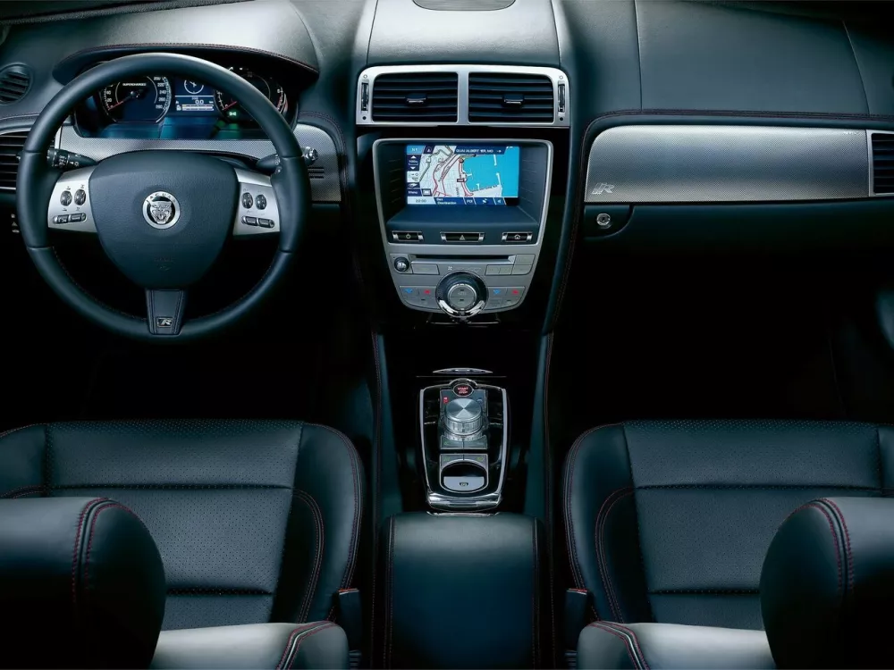 Автомобиль Jaguar XKR II Рестайлинг 1 Купе
