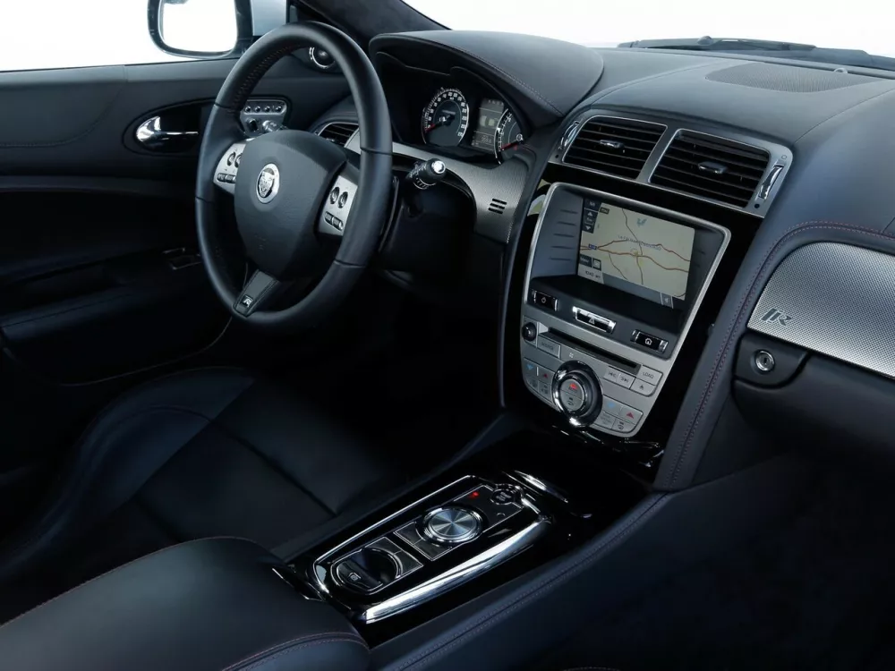Автомобиль Jaguar XKR II Рестайлинг 1 Купе