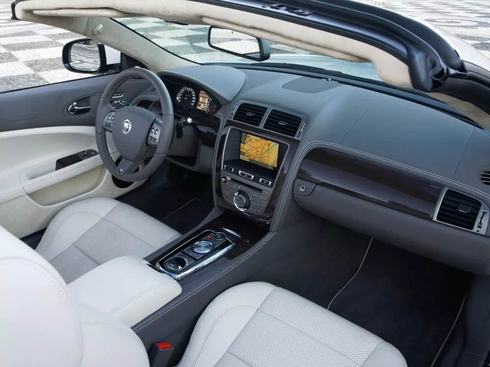 Автомобиль Jaguar XKR II Рестайлинг 1 Кабриолет