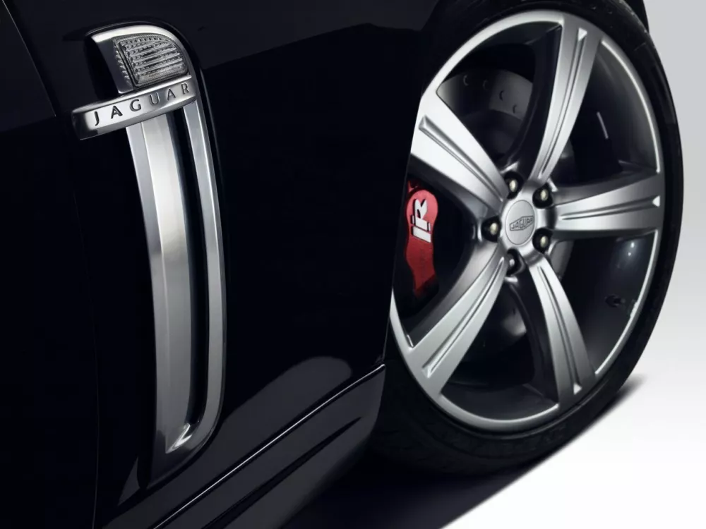Автомобиль Jaguar XKR II Рестайлинг 1 Купе