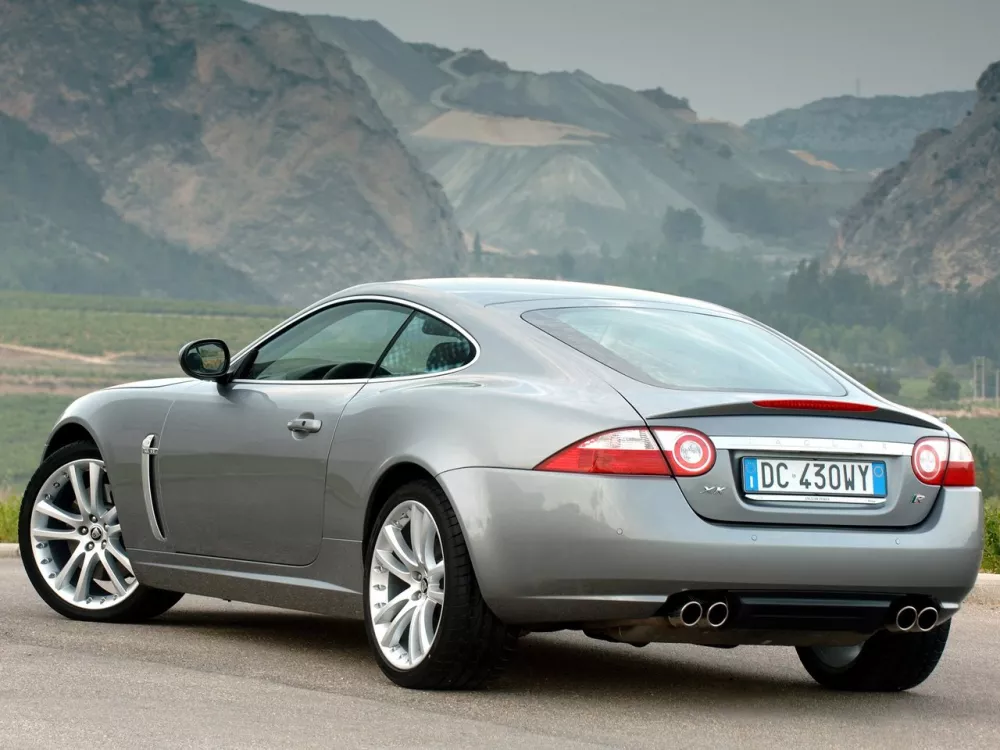 Автомобиль Jaguar XKR II Купе