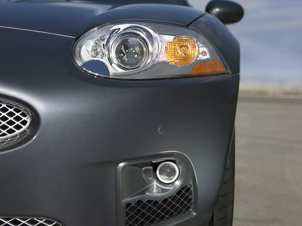 Автомобиль Jaguar XKR II Купе