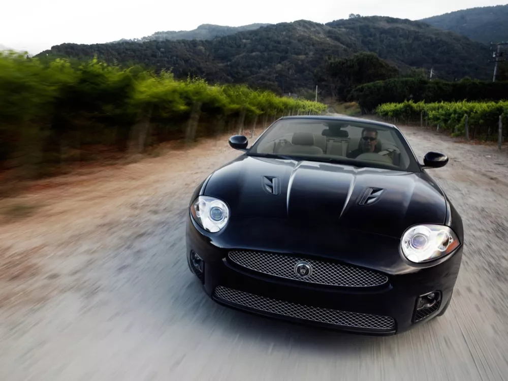 Автомобиль Jaguar XKR II Кабриолет