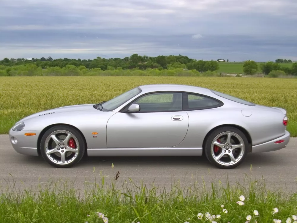 Автомобиль Jaguar XKR I Рестайлинг Купе