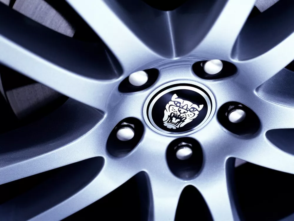 Автомобиль Jaguar XKR II Кабриолет