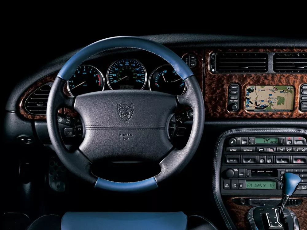 Автомобиль Jaguar XKR I Кабриолет