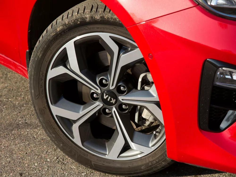 Автомобиль Kia Ceed III Хэтчбек (5 дверей)