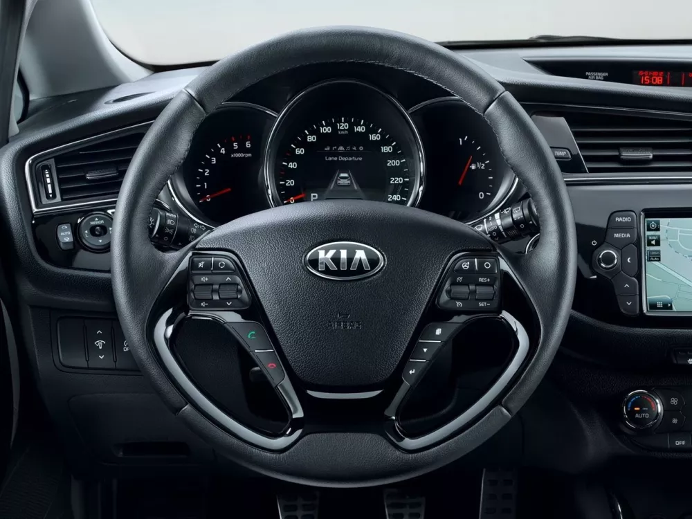 Автомобиль Kia Ceed II Рестайлинг Хэтчбек (5 дверей)