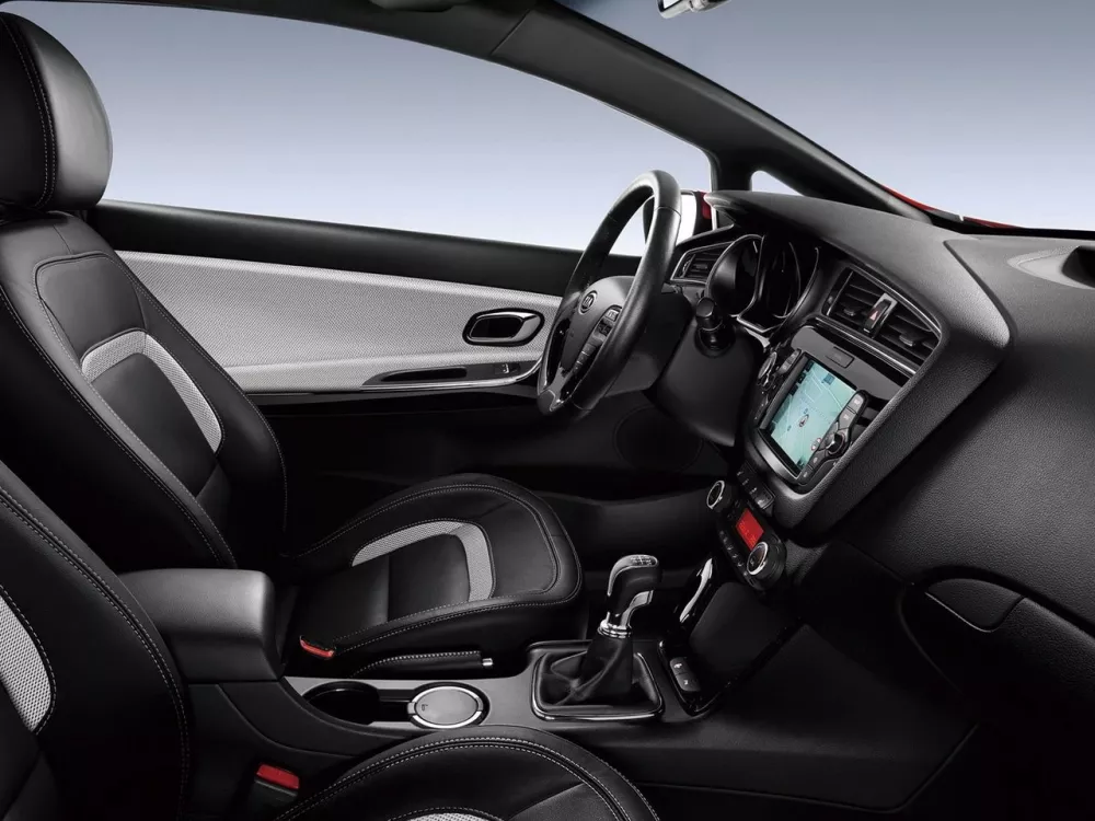 Автомобиль Kia Ceed II Рестайлинг Хэтчбек (3 двери)