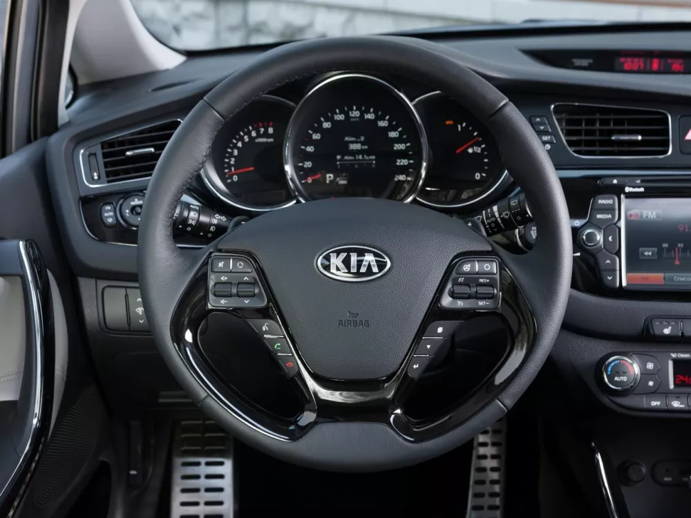 Автомобиль Kia Ceed II Хэтчбек (5 дверей)