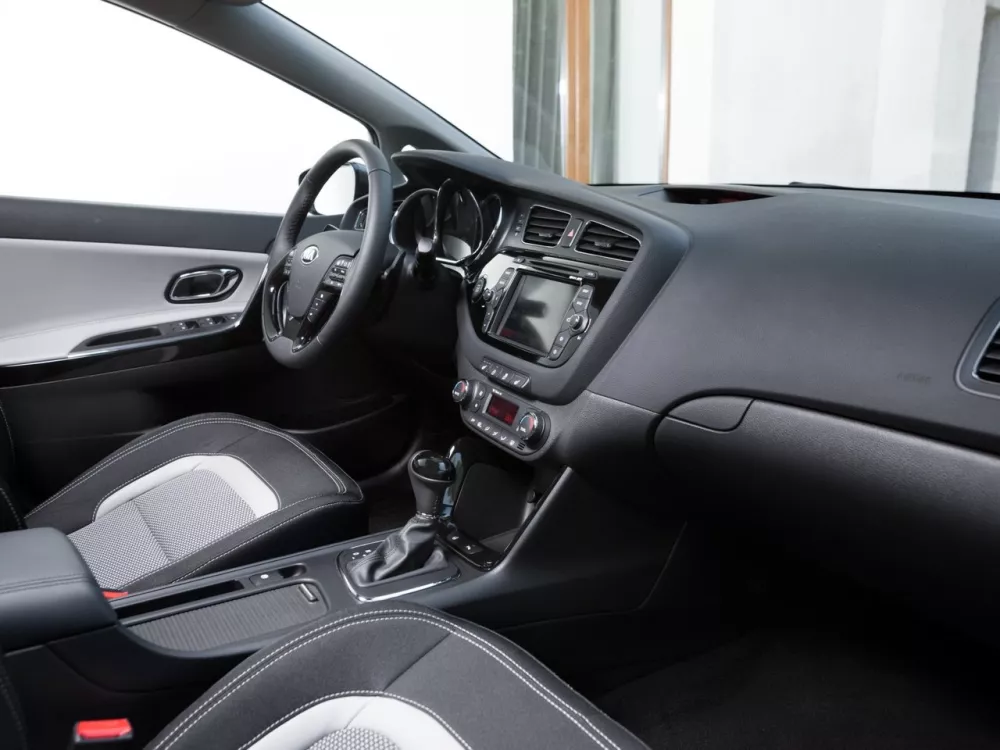 Автомобиль Kia Ceed II Хэтчбек (5 дверей)