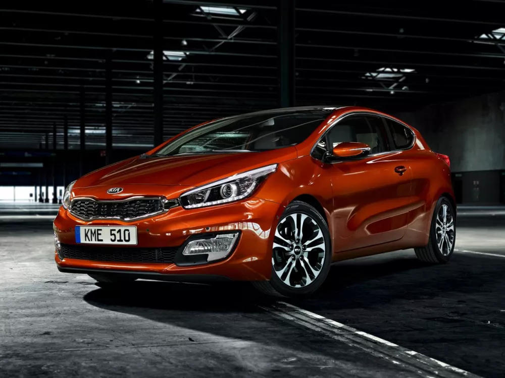 Автомобиль Kia Ceed II Хэтчбек (3 двери)