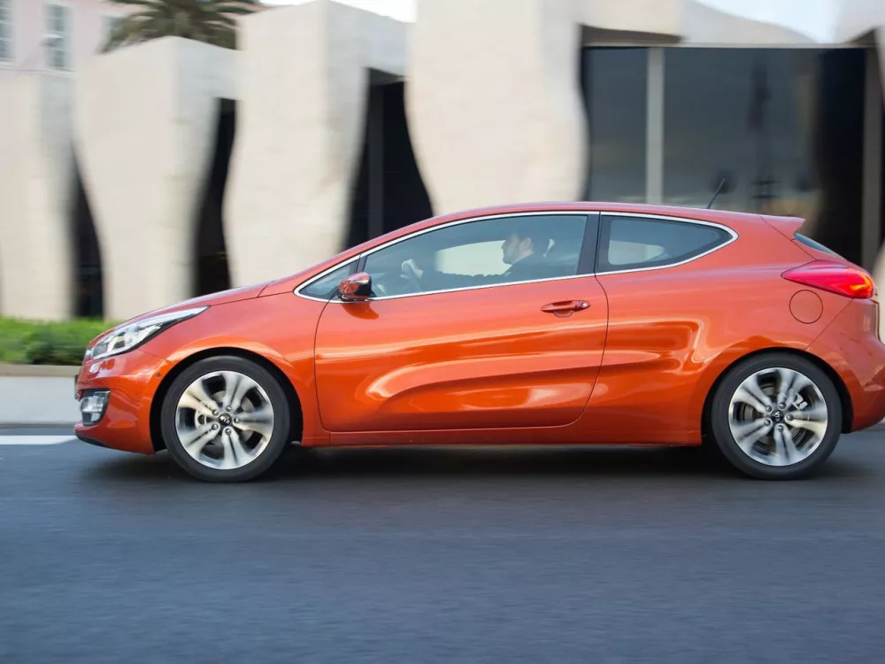 Автомобиль Kia Ceed II Хэтчбек (3 двери)