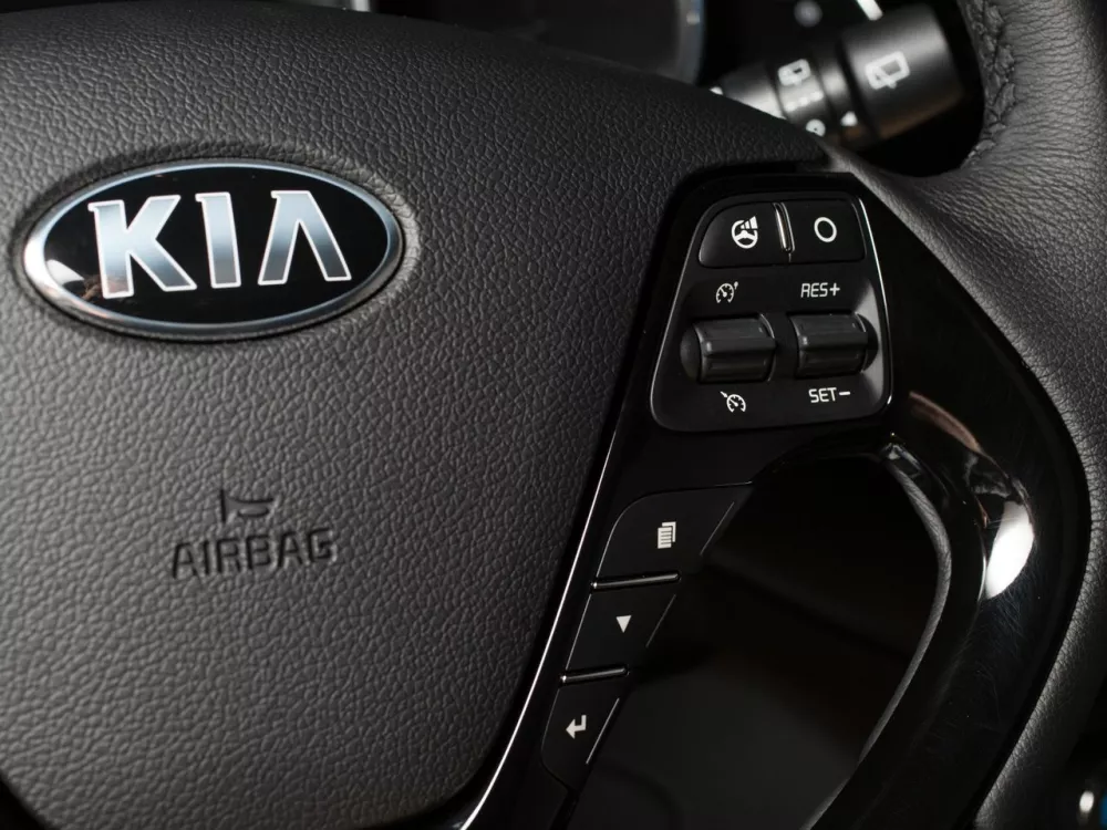 Автомобиль Kia Ceed II Хэтчбек (3 двери)