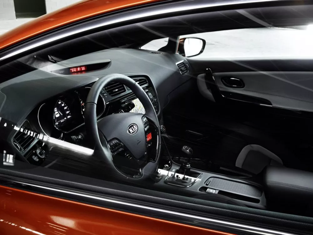 Автомобиль Kia Ceed II Хэтчбек (3 двери)